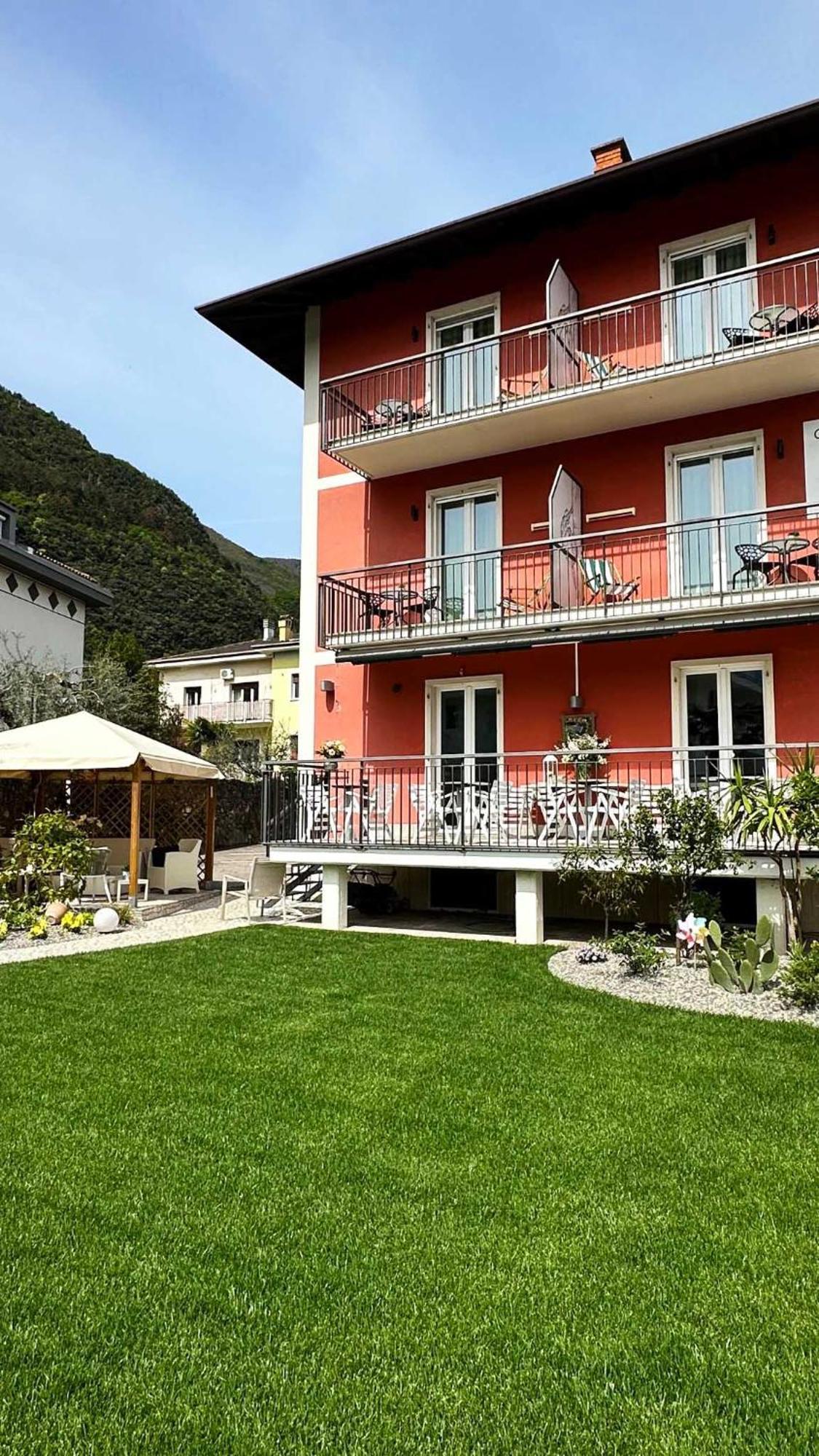 Sk Active Hotel - Ex Garni Hotello Riva del Garda Exterior foto